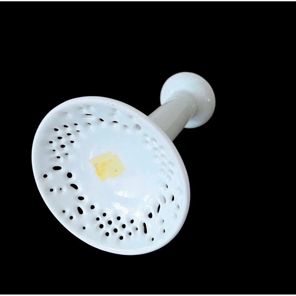 Oscar de la Renta White Ceramic Reticulated Taper Candlestick‎ Holder MINT 7.5